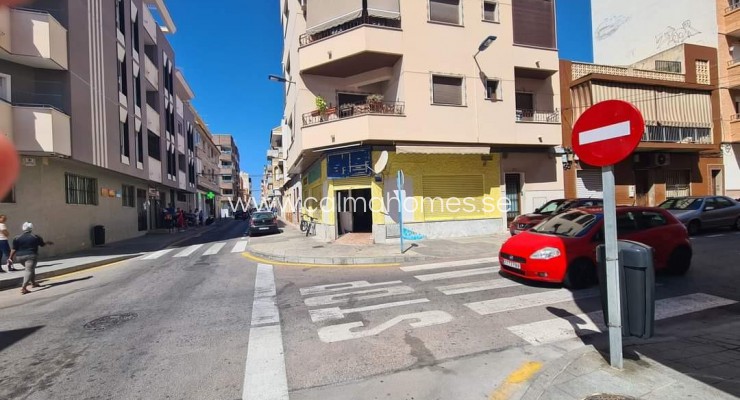 Commercial Unit - Venta - Torrevieja - Centro