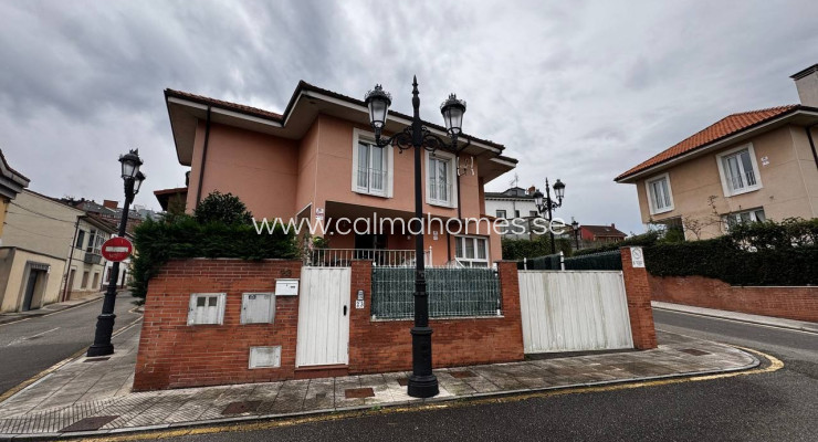 Villa - Resale - Oviedo - Buenavista