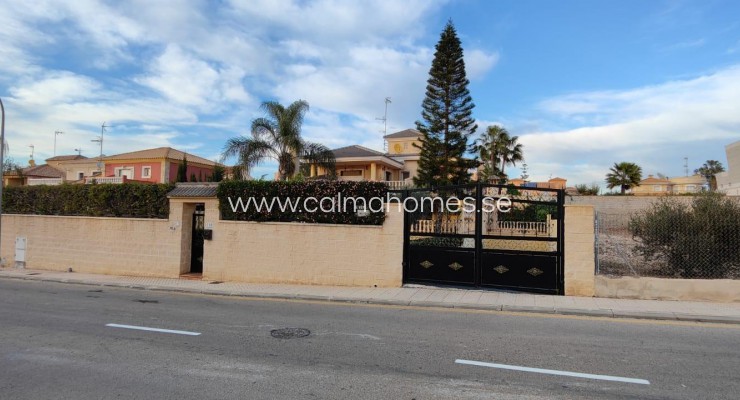 Villa - Resale - Torrevieja - Aguas nuevas 1