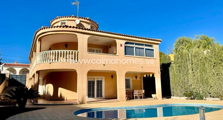 Villa - Sale - Torrevieja - Los Balcones - Los Altos del Edén