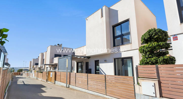 Villa - Sale - Torrevieja - Sector 25