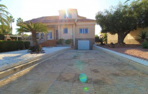 Sale - Villa -
Pilar de la Horadada - Mil Palmeras