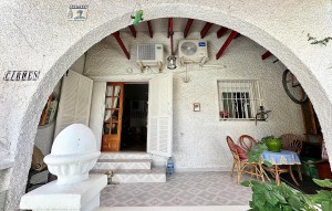Sale - Villa -
Torrevieja - Nueva Torrevieja