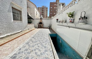 Sale - Villa -
Torrevieja - Nueva Torrevieja