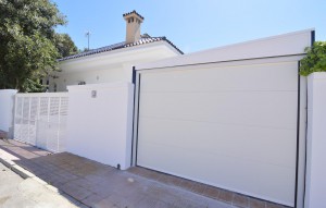Sale - Villa -
Torrevieja - Centro