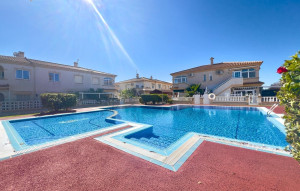 Sale - Bungalow -
Torrevieja - Torreblanca