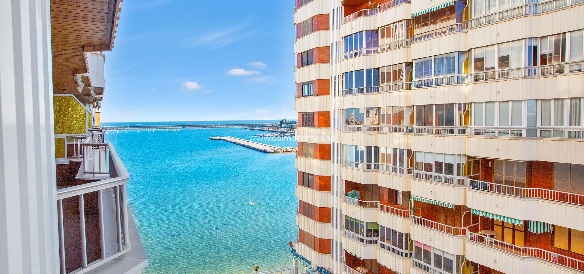 Sale - Apartment -
Torrevieja - Centro