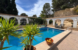 Sale - Villa -
Torrevieja - Los Balcones