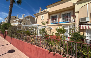 Resale - Terraced house -
Orihuela Costa - La Florida