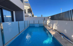 Sale - Villa -
Torrevieja - La veleta