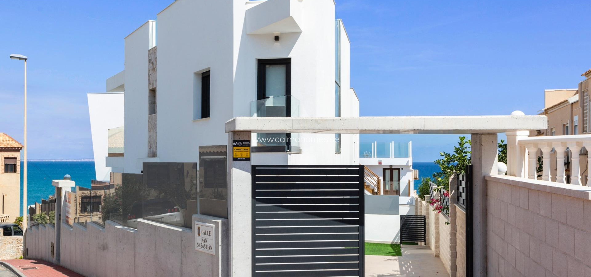 Sale - Villa -
Torrevieja - La Mata