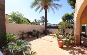 Sale - Villa -
Orihuela Costa - Punta Prima