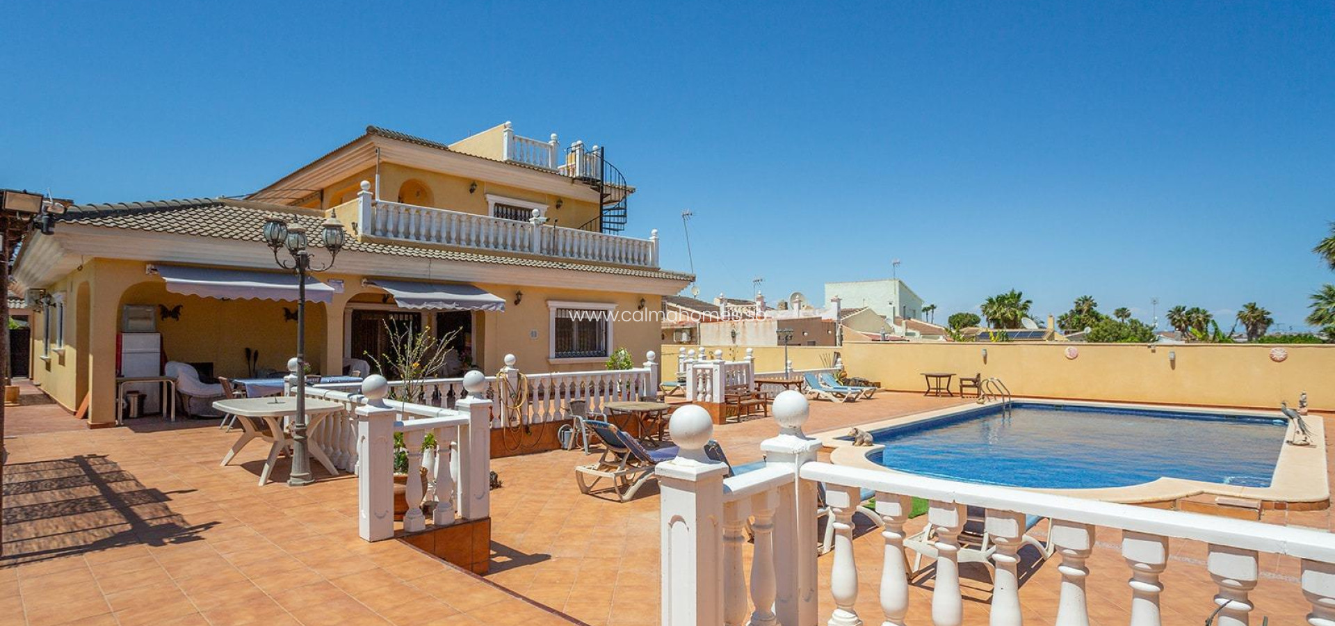 Sale - Villa -
Torrevieja - Los Balcones