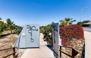 Sale - Villa -
Torrevieja - La Mata