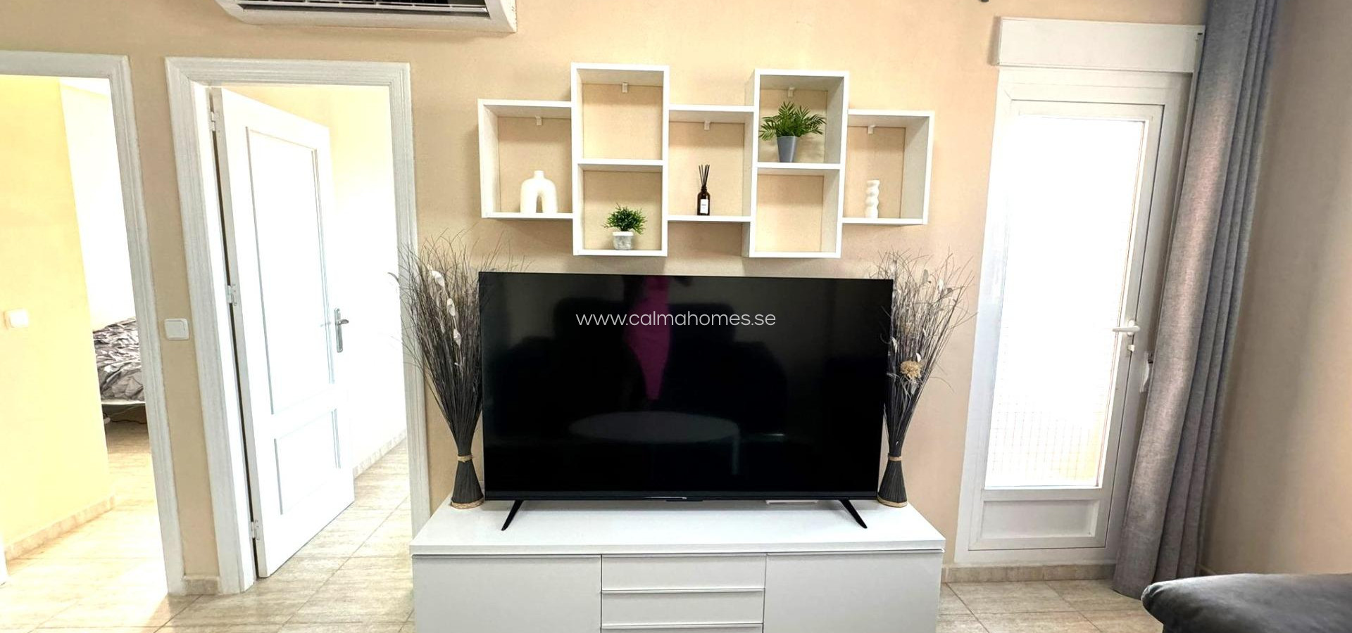 Sale - Penthouse -
Lo Pagan - Villananitos