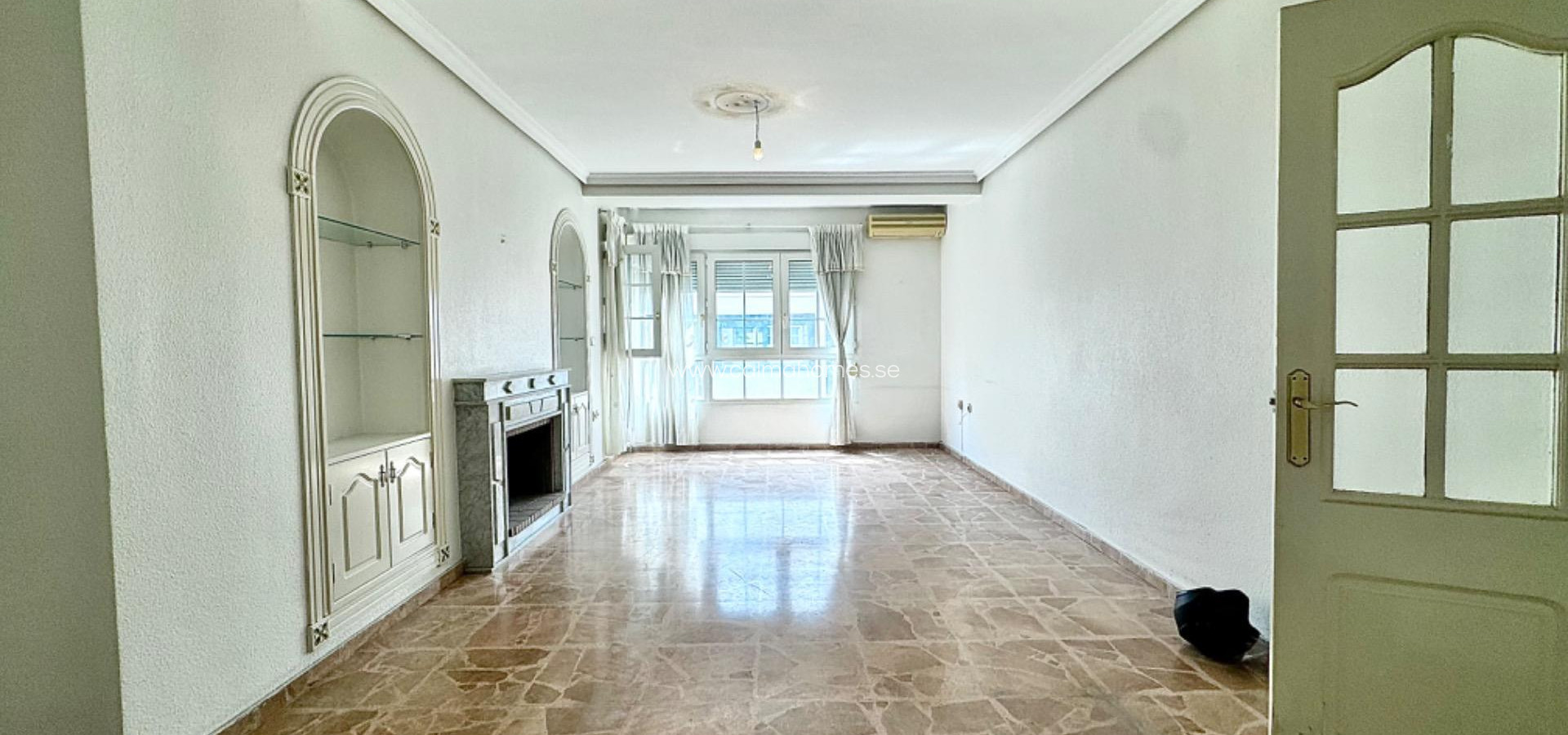 Resale - Apartment -
Torrevieja