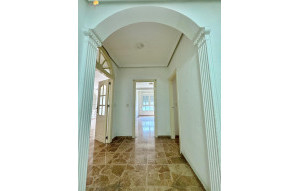 Resale - Apartment -
Torrevieja