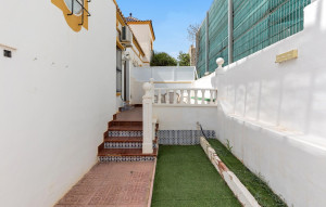 Sale - Terraced house -
Torrevieja - Los Altos