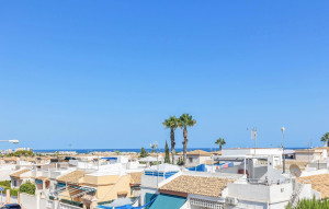 Sale - Terraced house -
Torrevieja - Los Altos