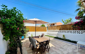 Sprzedaż - Terraced house -
Torrevieja - Los Balcones
