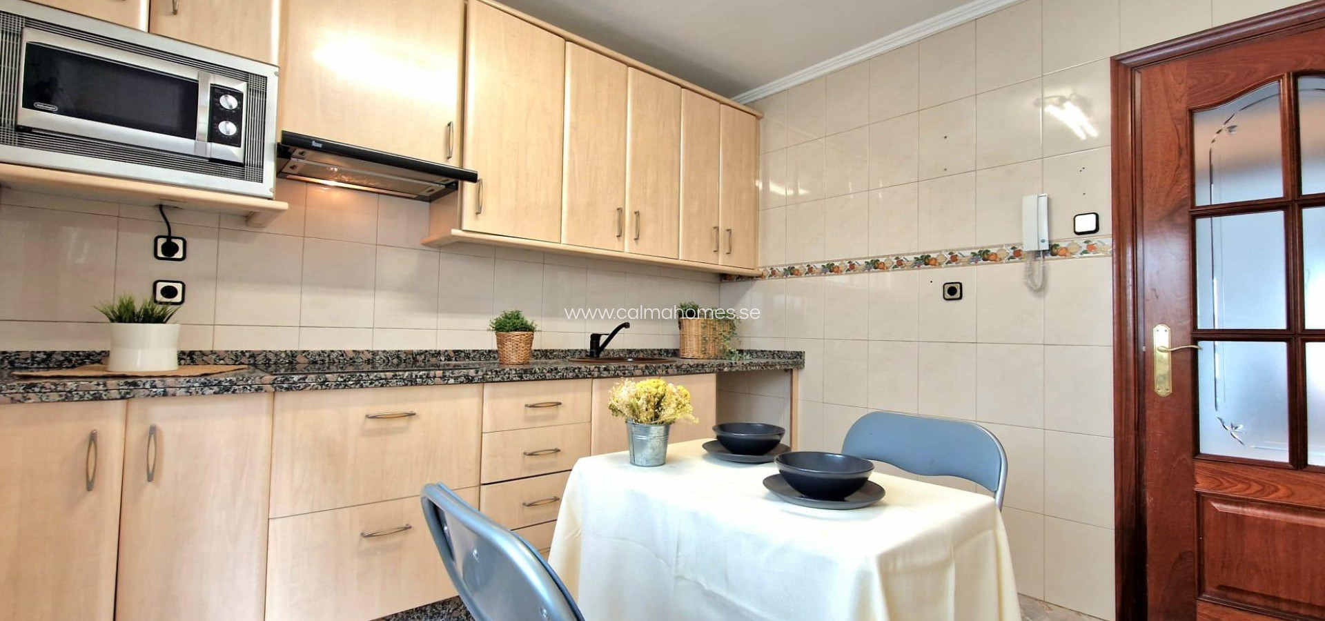 Sale - Apartment -
Oviedo - C. naranco