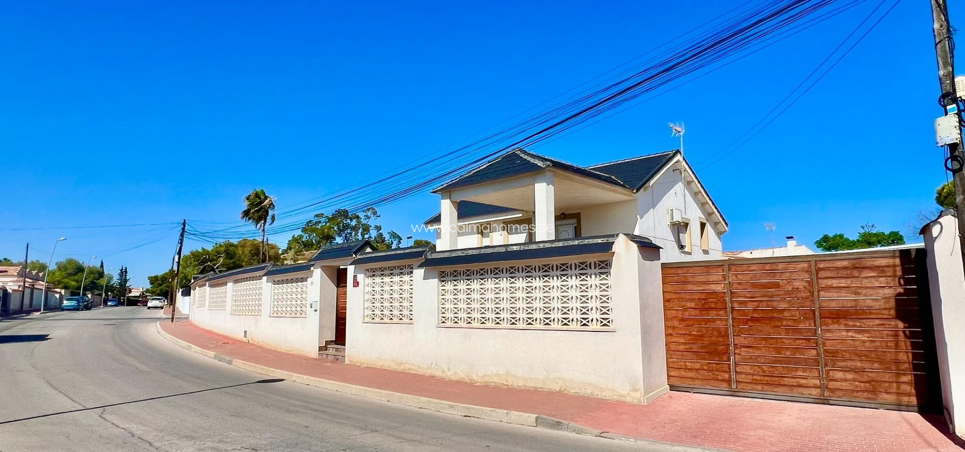 Sale - Villa -
Torrevieja - Los Balcones