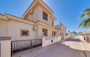Sale - Villa -
Orihuela Costa - Los Dolses