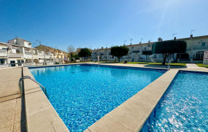 Sale - Terraced house -
Torrevieja - Calas blanca
