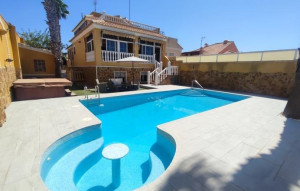 Sale - Villa -
Torrevieja - Aguas Nuevas
