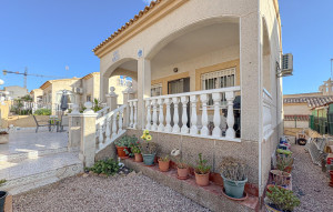 Sale - Villa -
Orihuela Costa - Los Altos