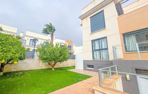 Sale - Villa -
Orihuela Costa - La Zenia