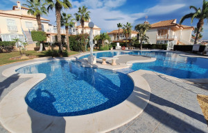 Sale - Bungalow -
Torrevieja - Los Balcones - Los Altos del Edén