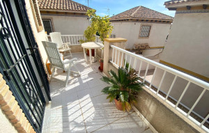 Sale - Villa -
Torrevieja - Las calas