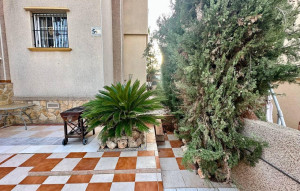 Sale - Villa -
Orihuela Costa