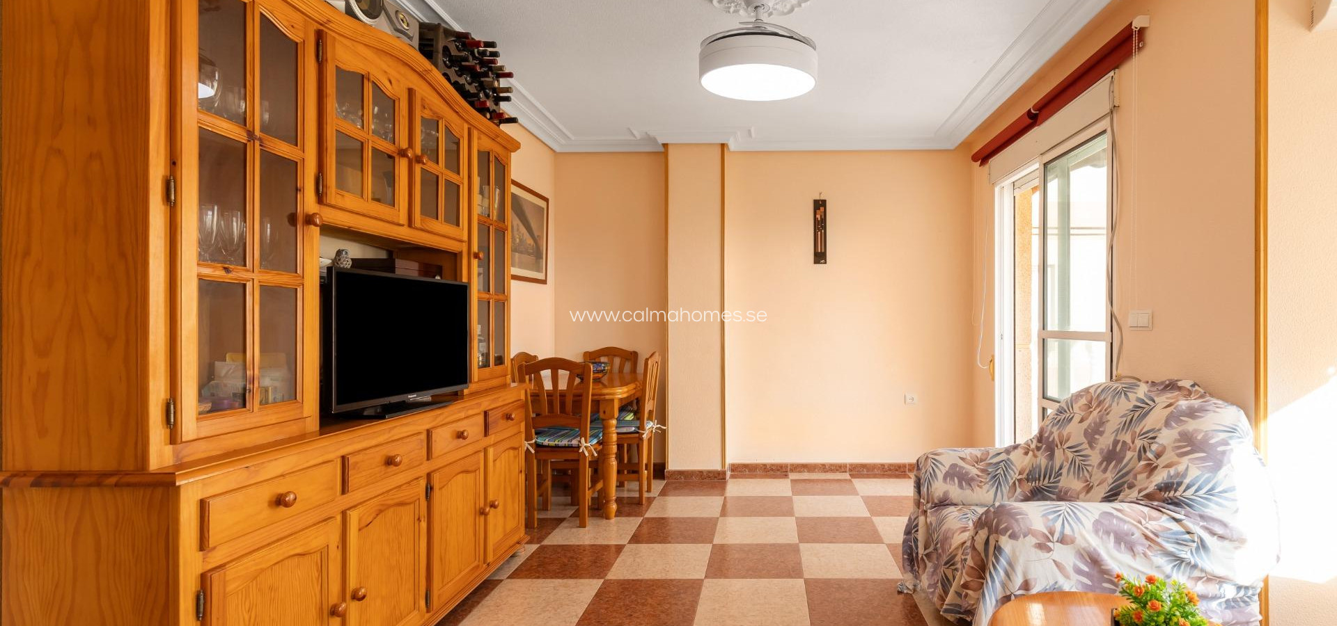 Sale - Apartment -
Torrevieja - La Mata