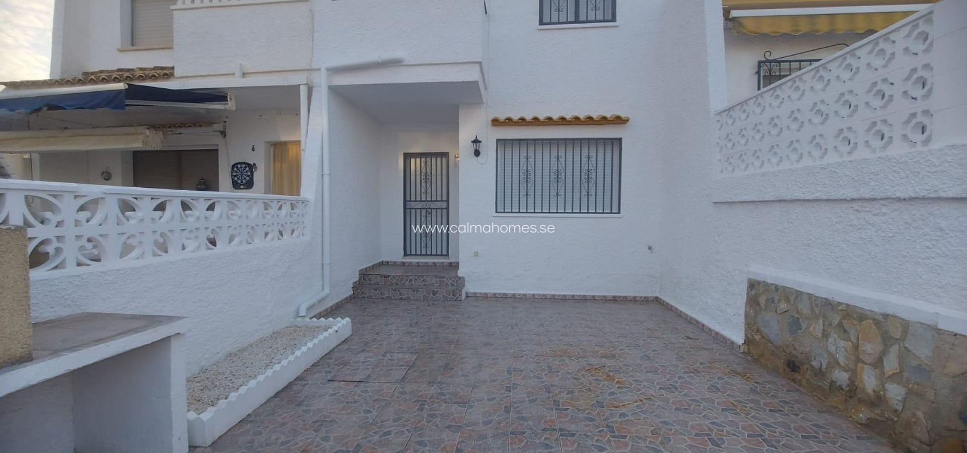 Resale - Terraced house -
Orihuela Costa - La Florida