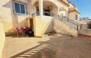Resale - Bungalow -
Torrevieja - Aguas Nuevas