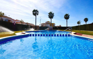 Sale - Bungalow -
Torrevieja - Torretas