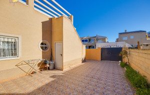Sale - Terraced house -
Torrevieja - Parque de las Naciones