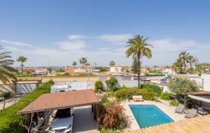 Sale - Villa -
Torrevieja - La siesta