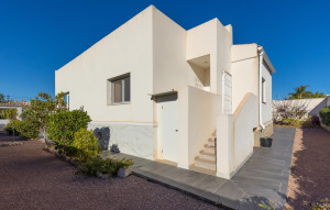 Sale - Villa -
Torrevieja - El chaparral