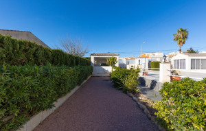 Sale - Villa -
Torrevieja - El chaparral