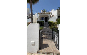 Resale - Bungalow -
Villamartin