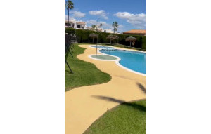 Resale - Bungalow -
Villamartin