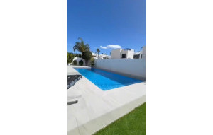 Sale - Villa -
Benijofar