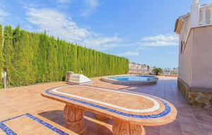 Sale - House -
Guardamar del Segura - EL RASO
