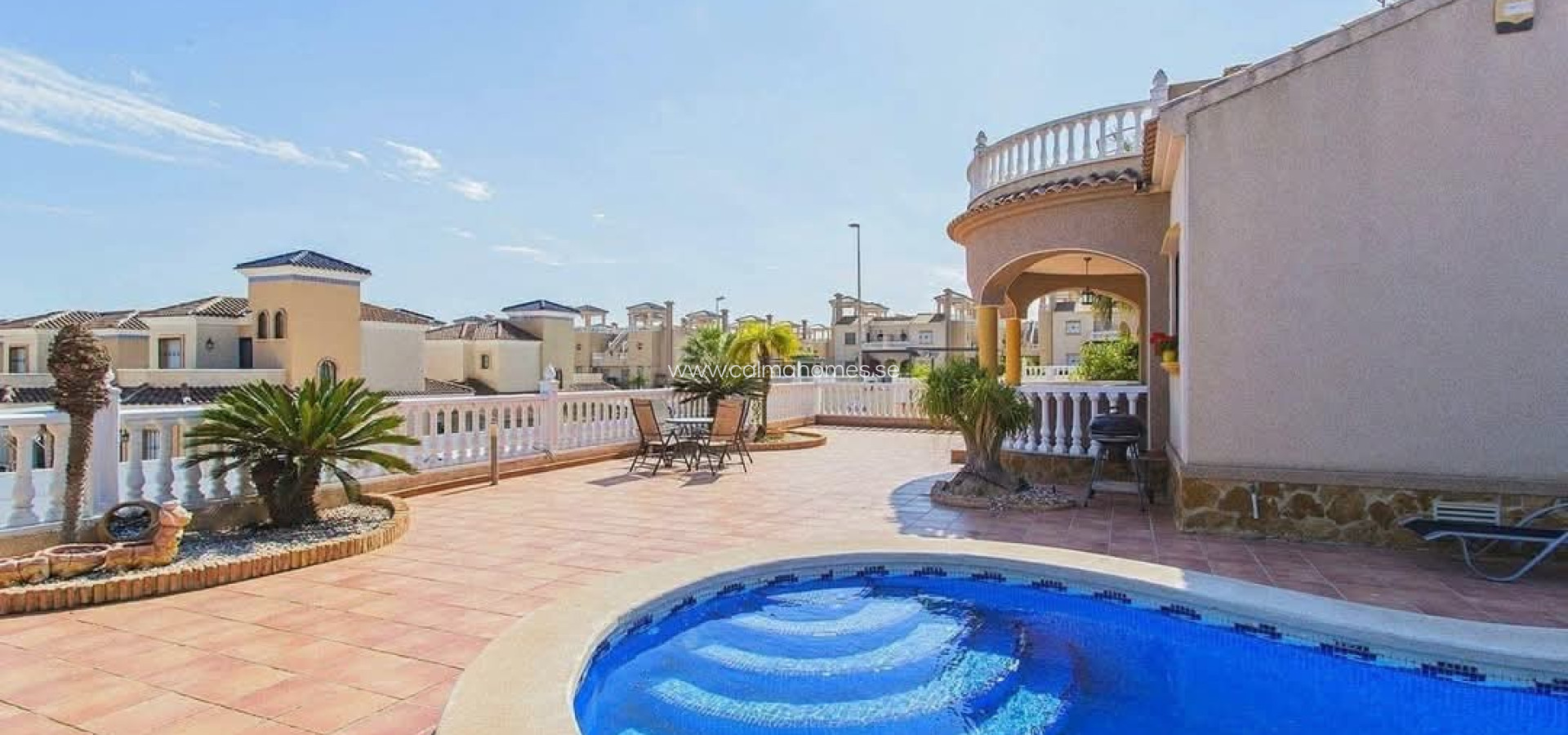 Sale - House -
Guardamar del Segura - EL RASO