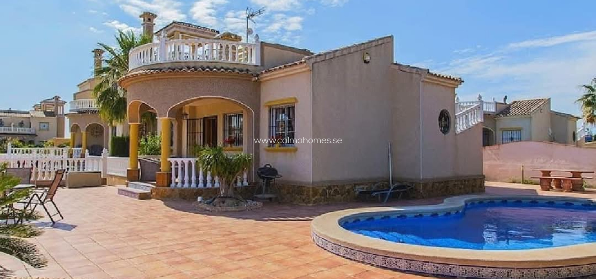 Sale - House -
Guardamar del Segura - EL RASO