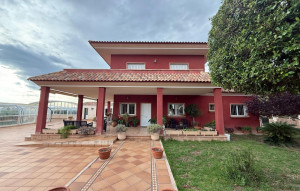 Venta - House -
Santa Pola