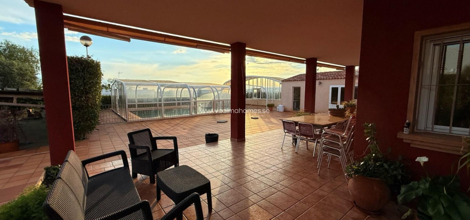 Venta - House -
Santa Pola